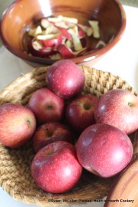 For the receipt (recipe) "To make Pasties to Fry" start with boiling some currants and "pare about a dozen Pippins (apples).