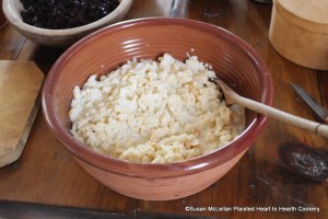 After the thin sliced bread has stood awhile in the pint of boiling hot milk for the receipt (recipe) A plum puding Boyled they break ye bred small.