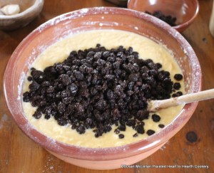 After the suet has been added to the batter for the receipt (recipe) A plum puding Boyled then put in 3 quarters of a pound of curants and raysons together.